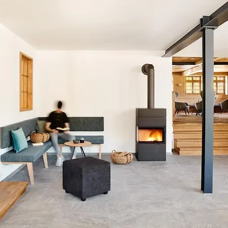 Grosses Gruppenhaus - Ideal Fuer Familien & Retreats سانت بلاسين